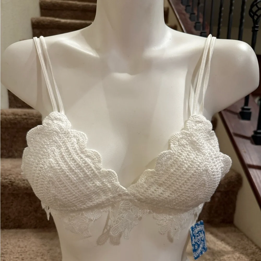 FP Cora‎ crochet bralette
